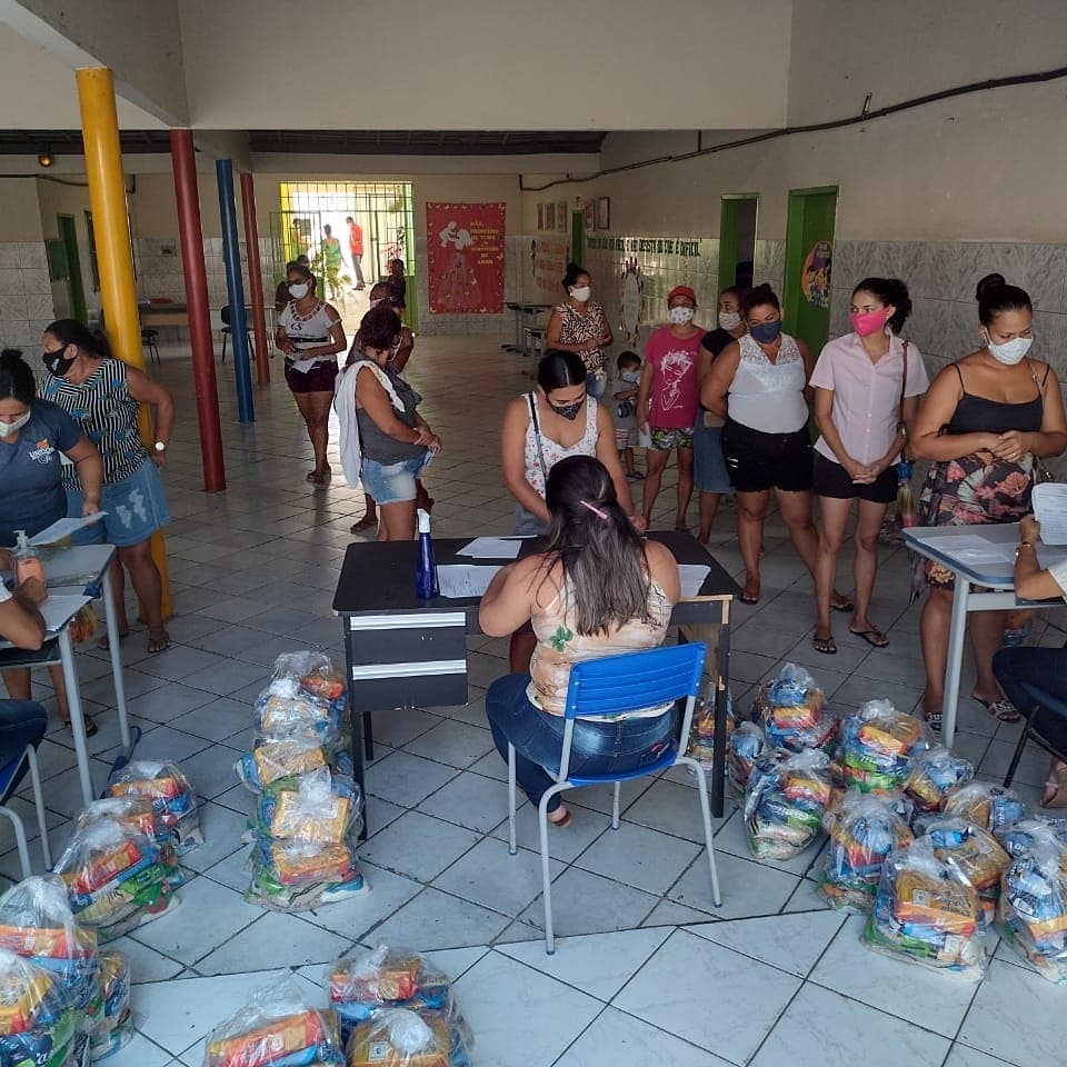 A Prefeitura Municipal de Caldas BrandãoPB, através da Secretaria de Educação realiza entrega dos kits merenda escola aos alunos de rede municipal, Confira!