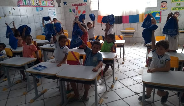 Secretaria de Educação de Caldas Brandão/PB realiza entrega de Kits Escolares aos alunos da Rede Municipal de Ensino