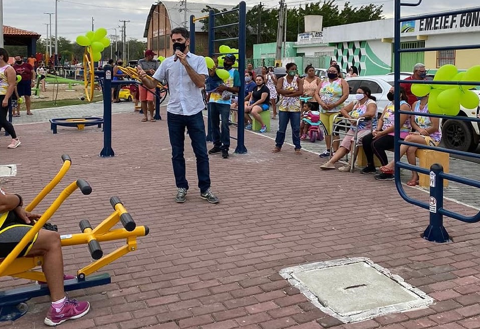 Prefeitura de Caldas Brandão-PB, entrega a população uma academia ao ar livre e avança na política de inclusão.